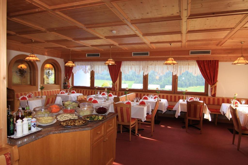 Hotel Talblick Ортизей Екстериор снимка